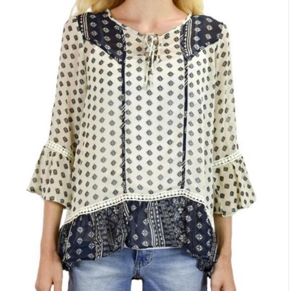 Taylor & Sage Tops - ✨HP✨Patterned Peasant Blouse
